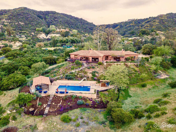 Inviting Large Pool in Spanish Topanga Rent this location on Giggster