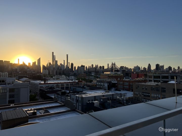 Amazing NYC skyline sunset