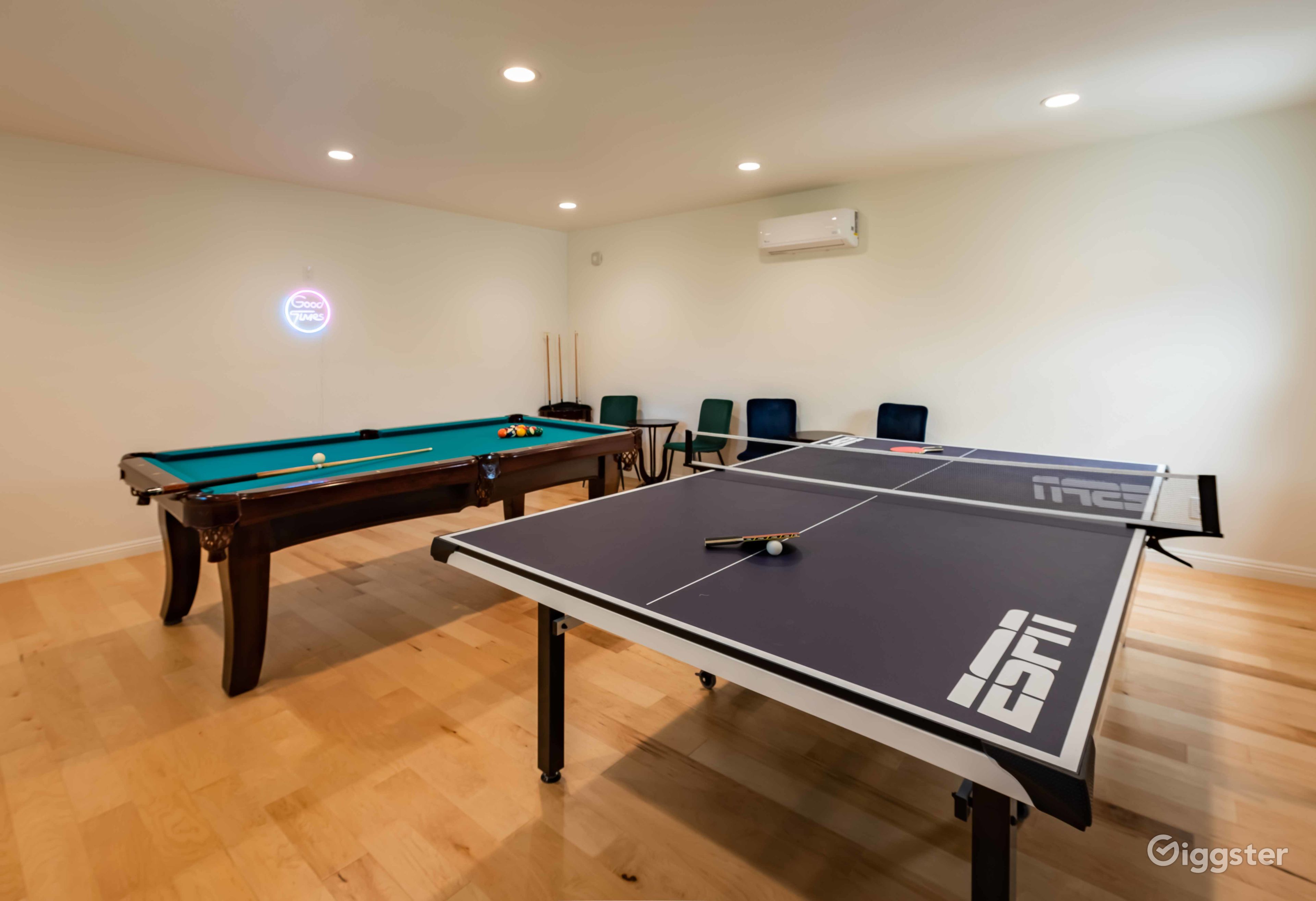 Hawley Days Rent this location on Giggster