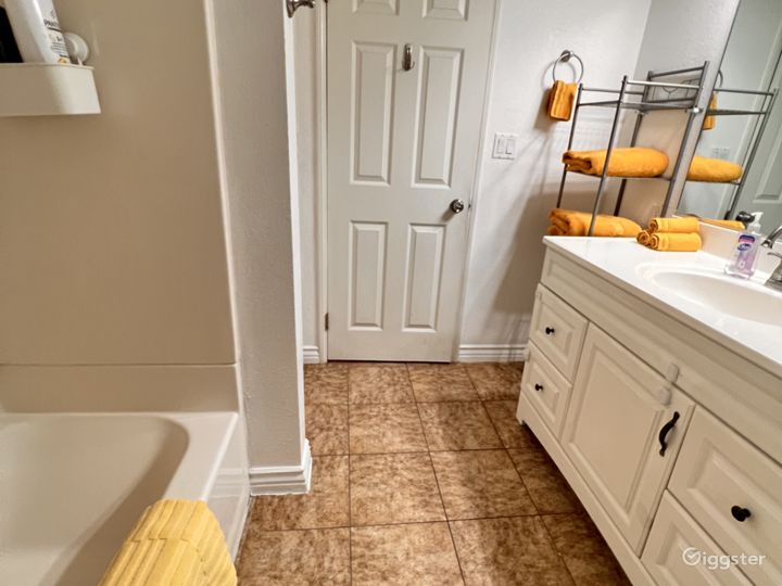 Open floor plan design fully furnished furnitures Rent this location