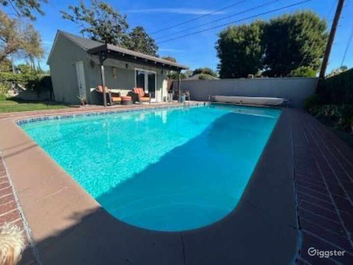 Large Retro Style Pool in LA Rent this location on Giggster