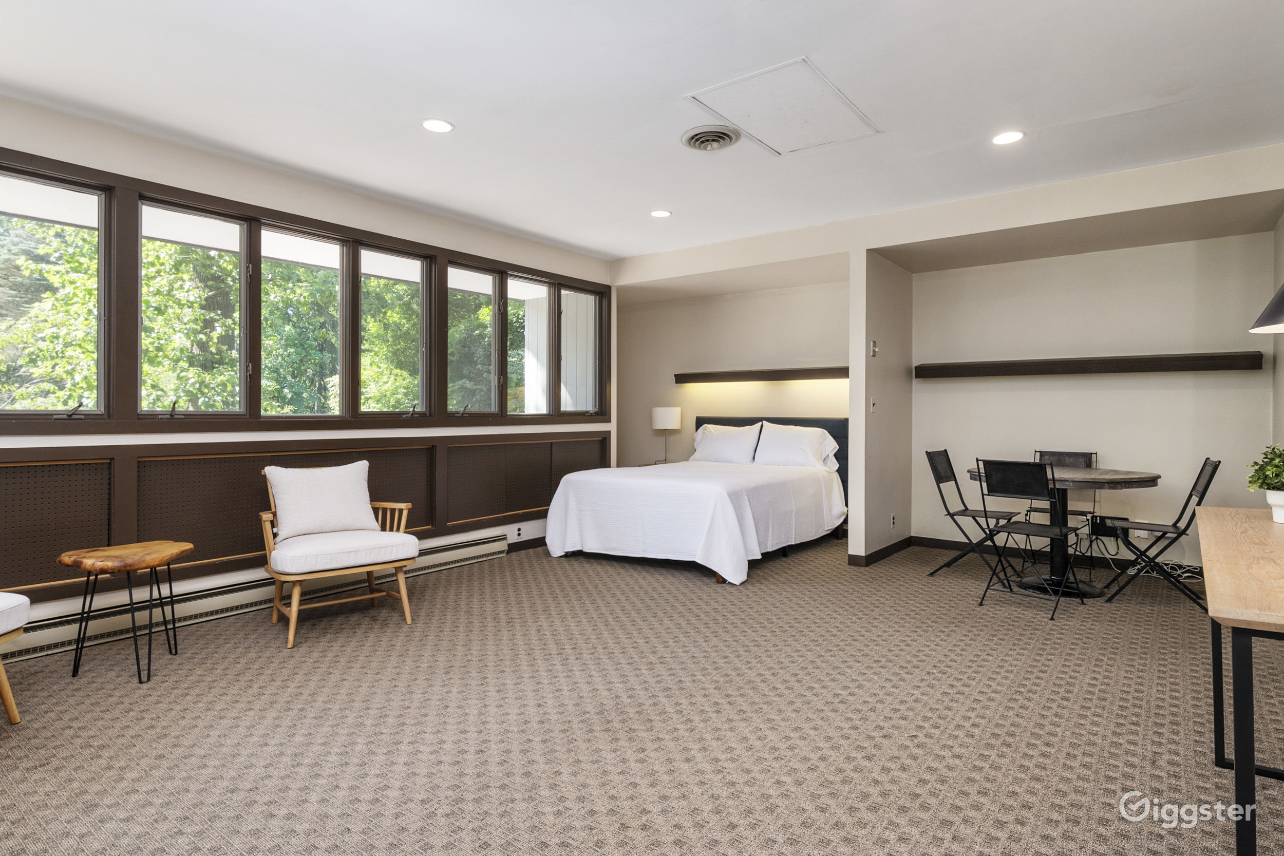 MidCentury Modern Home w/Guest House Rent this location on Giggster