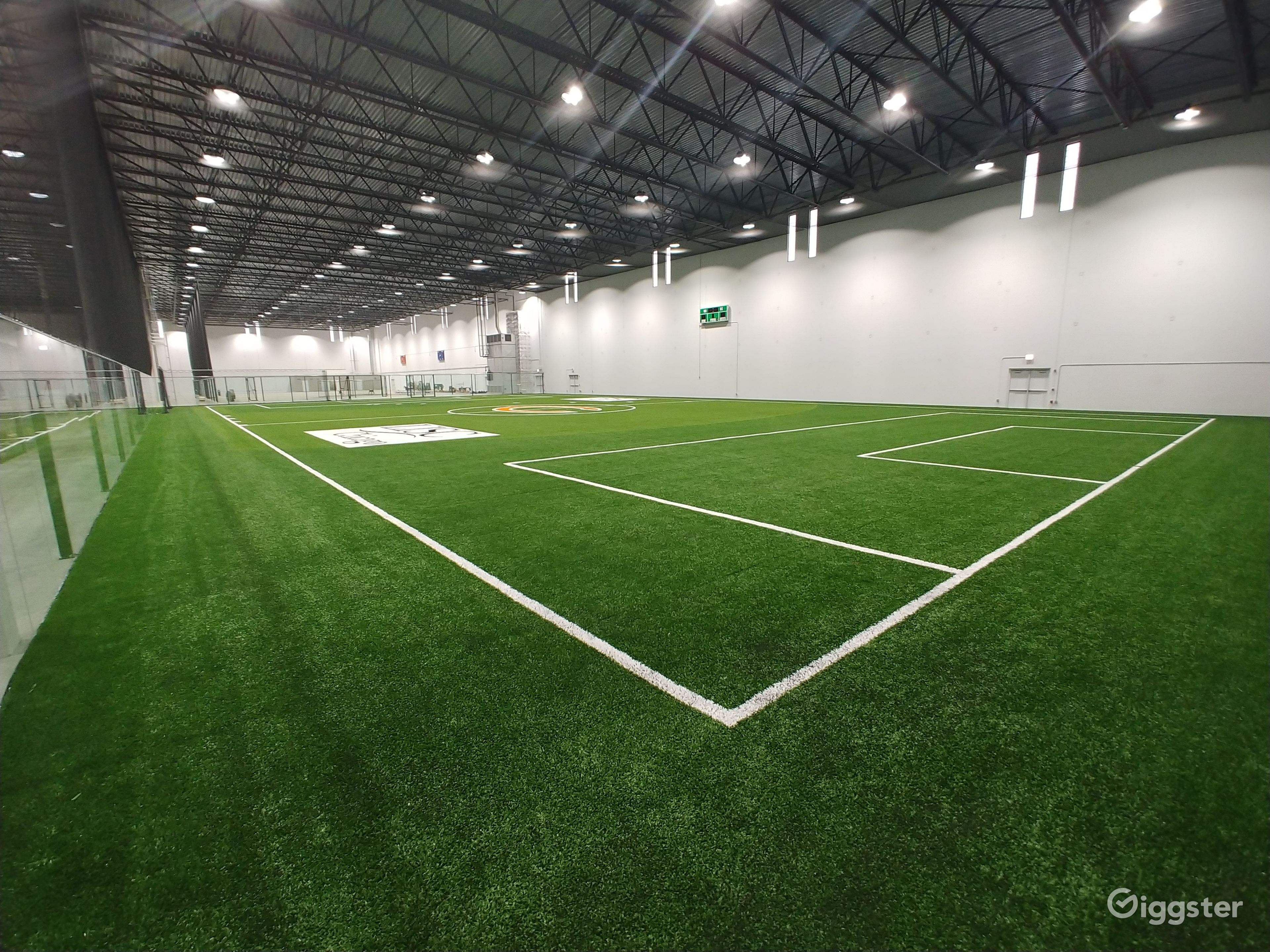Indoor Artificial Turf Field Rent this location on Giggster