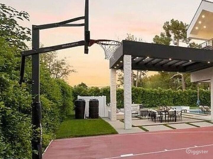 Private Basketball Court Rent this location on Giggster