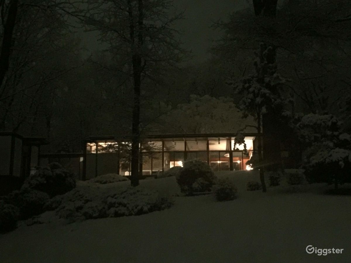 Glass House in the Woods Rent this location on Giggster