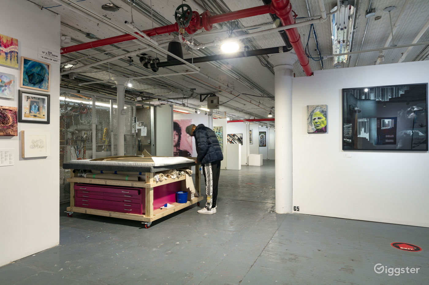 NYC Art Gallery with Cafe Rent this location on Giggster