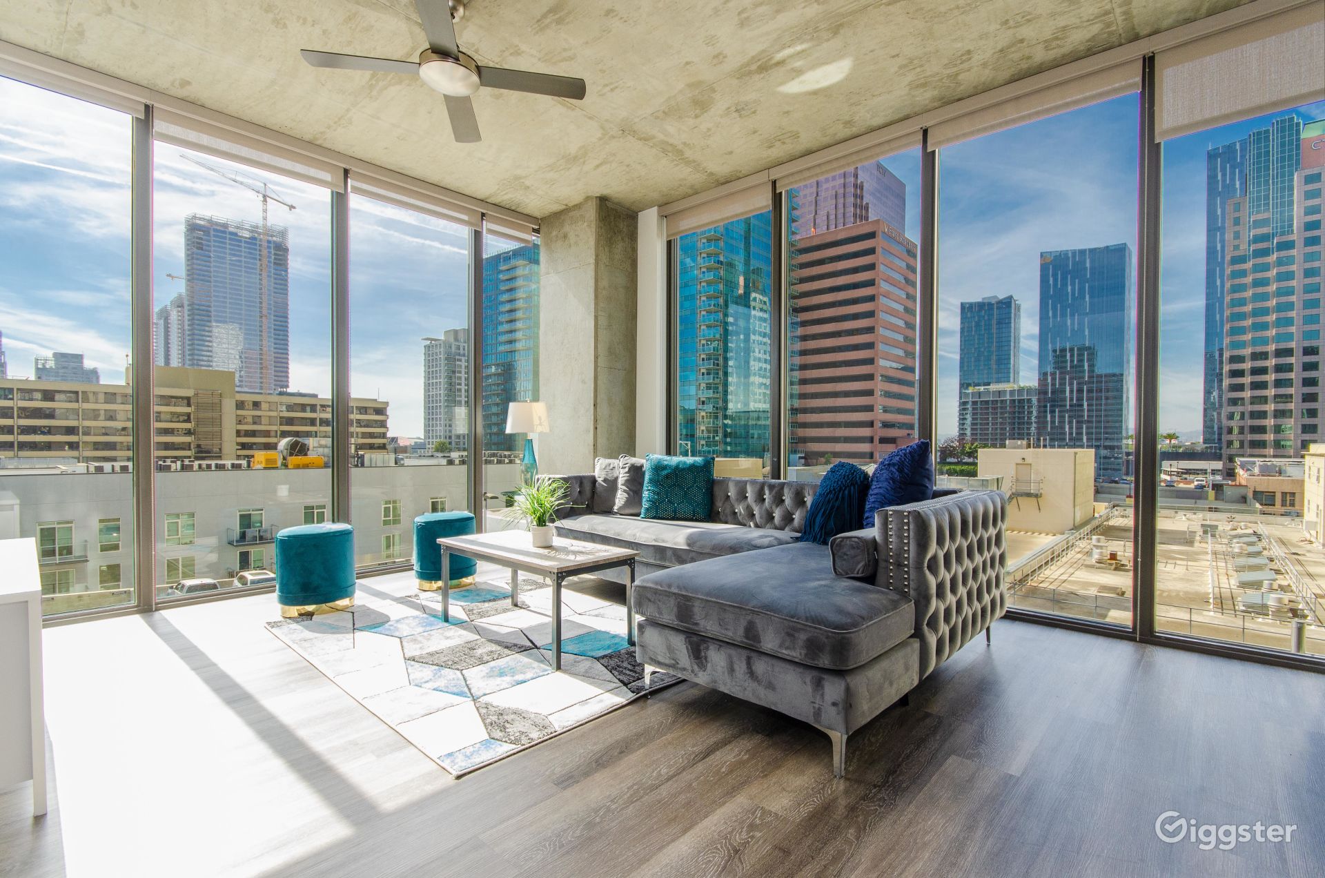 Ultra Luxury Penthouse with Balcony in DTLA Los Angeles Rental