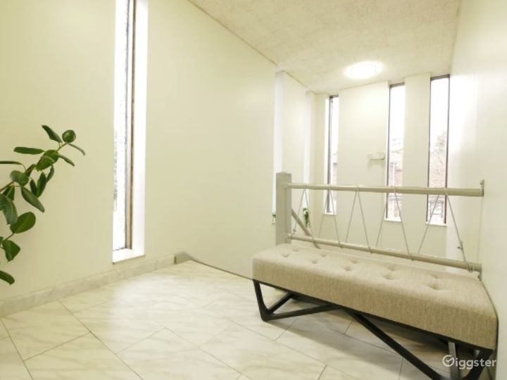 Center Hall Near O’Hare Rent this location on Giggster