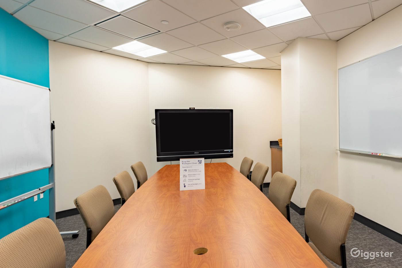 Oahu Affordable Conference Room in Seattle Rent this location on