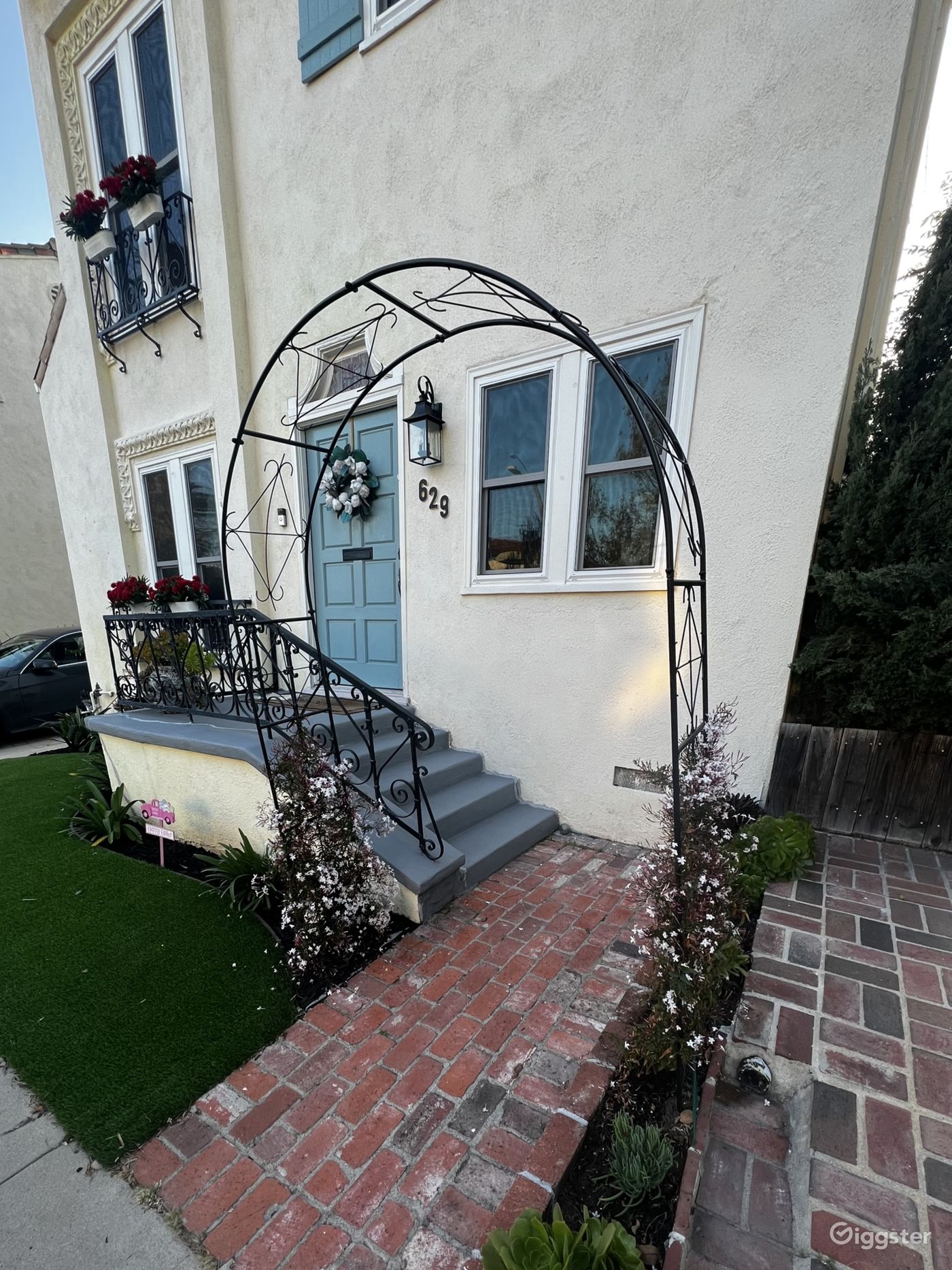 Charming colonial in Larchmont Rent this location on Giggster