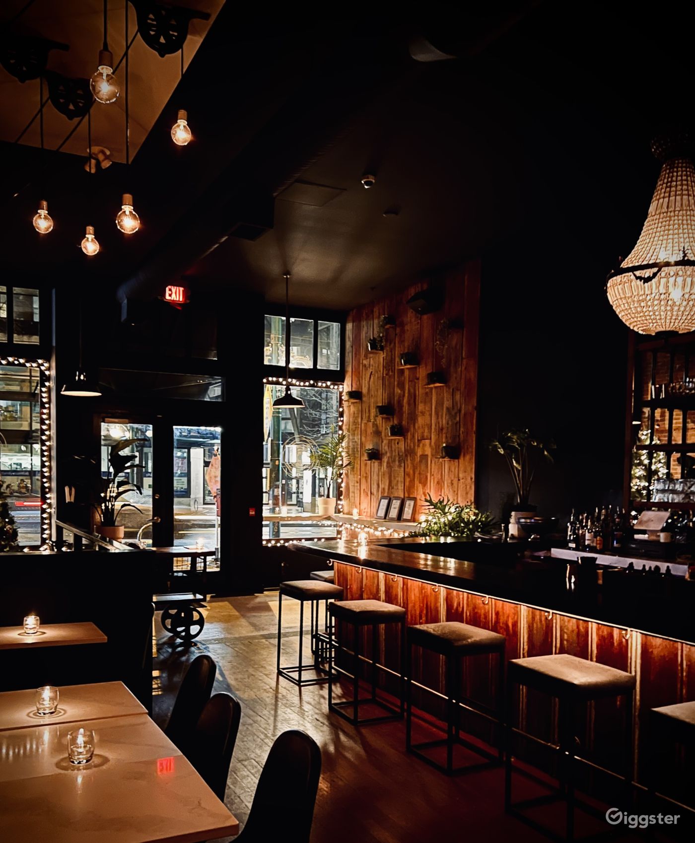 The Overground Bar/Restaurant Rent this location on Giggster The Overground Bar/Restaurant Rent this location on Giggster