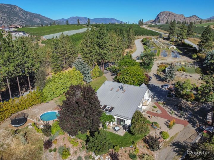 Okanagan Ranch and farm with Mountain views Rent this location on