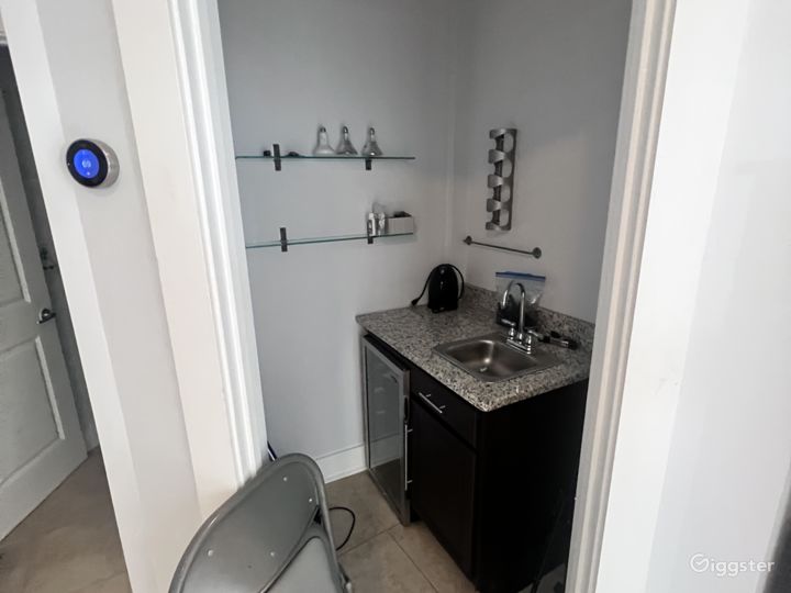 Midtown photo studio Rent this location on Giggster