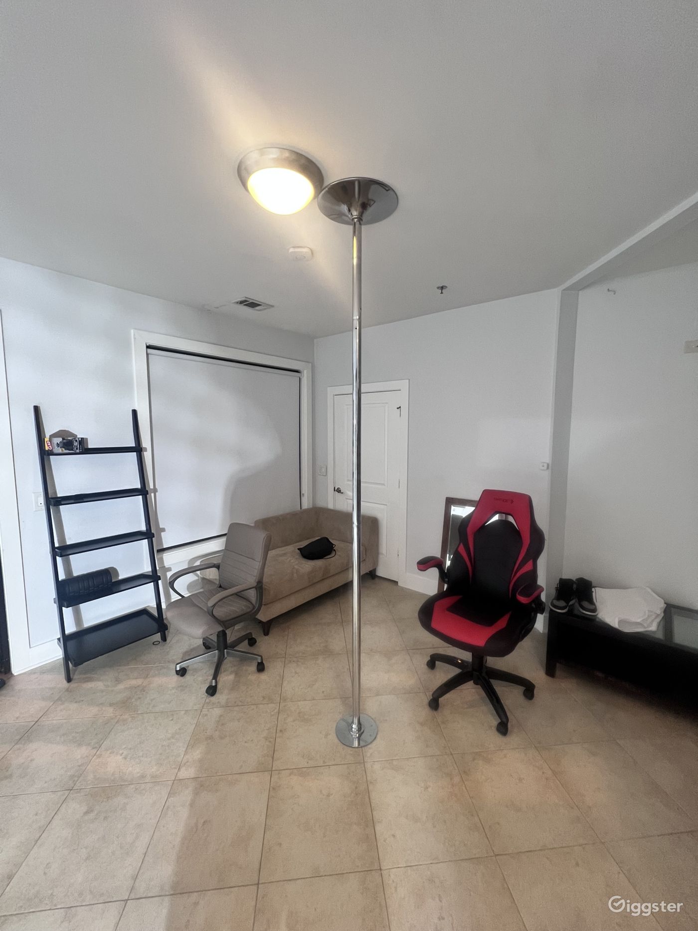 Midtown photo studio Rent this location