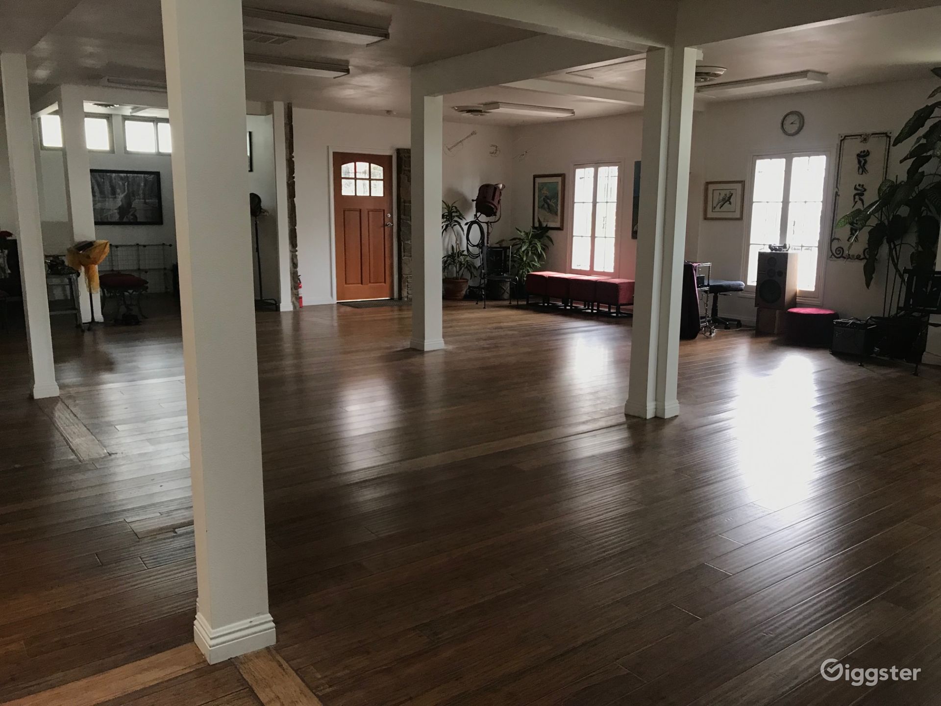 Dark Wood Studio in San Pedro Los Angeles Rental