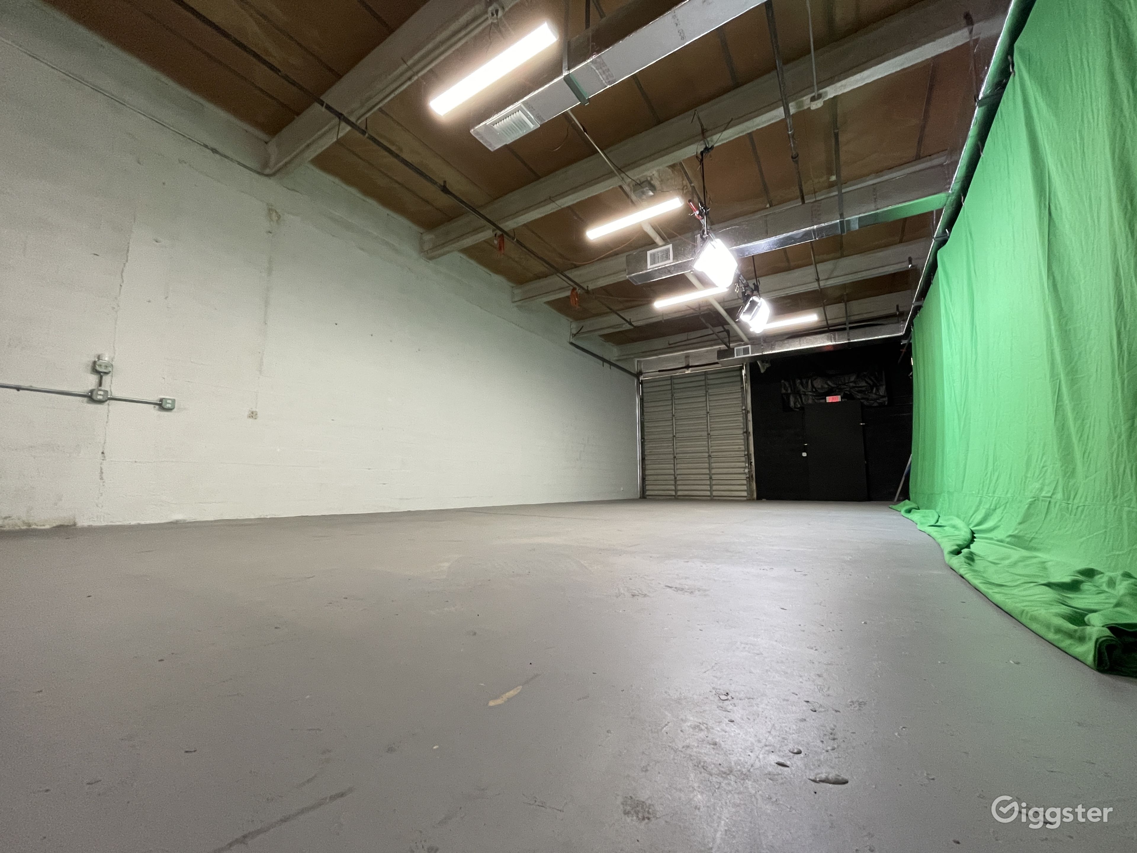 Studio in Little River, Miami Rent this location on Giggster