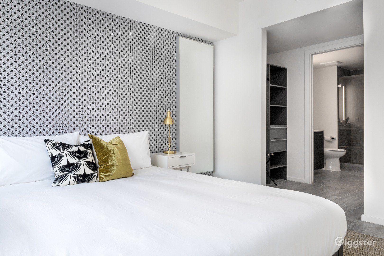 2Bedroom Apartment in The Heart of Downtown Miami Rent this location