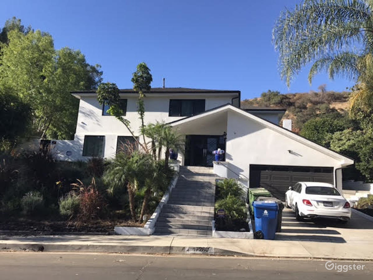 Encino Hills home Rent this location on Giggster