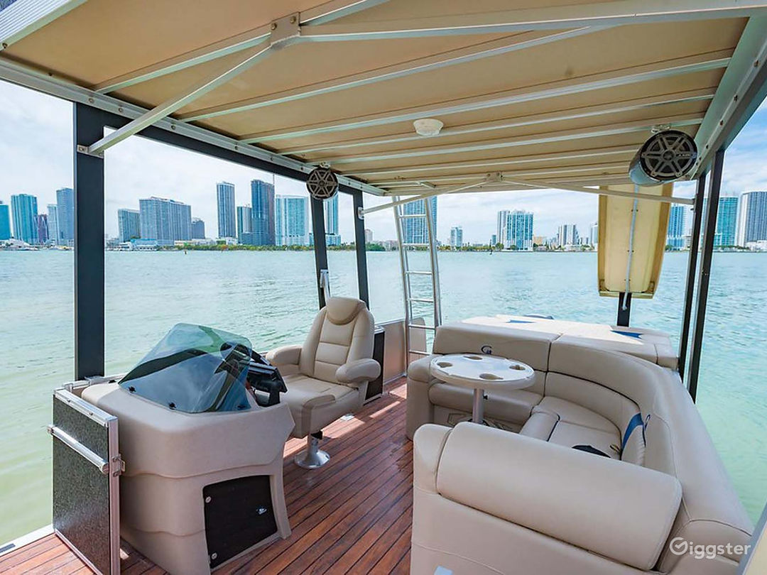 27&#39; Fun Pontoon + Waterslide Photo 3