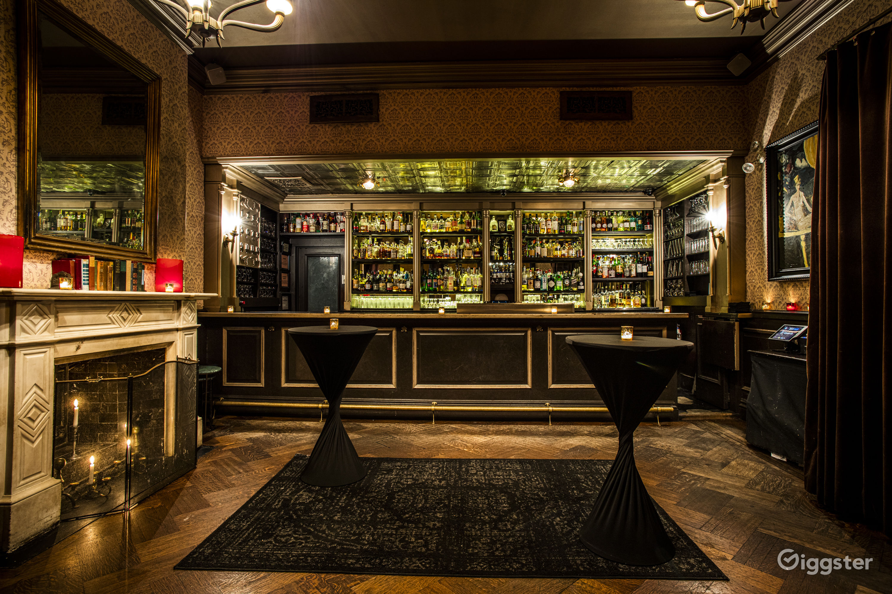 Elegant parlor rooms perfect for shoots and events Rent this location