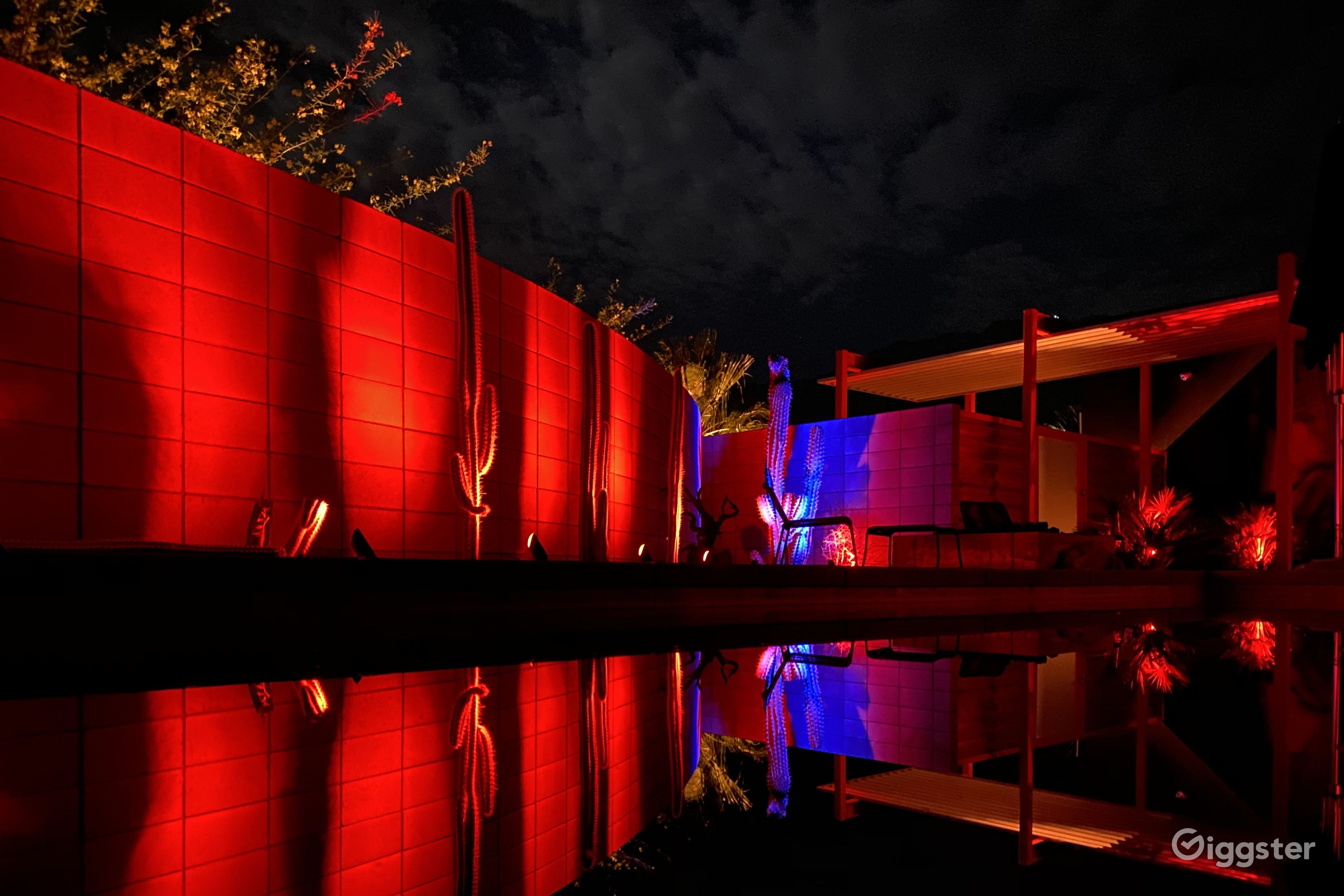 Casa Black / Uniquely Modern Palm Springs Home Rent this location on