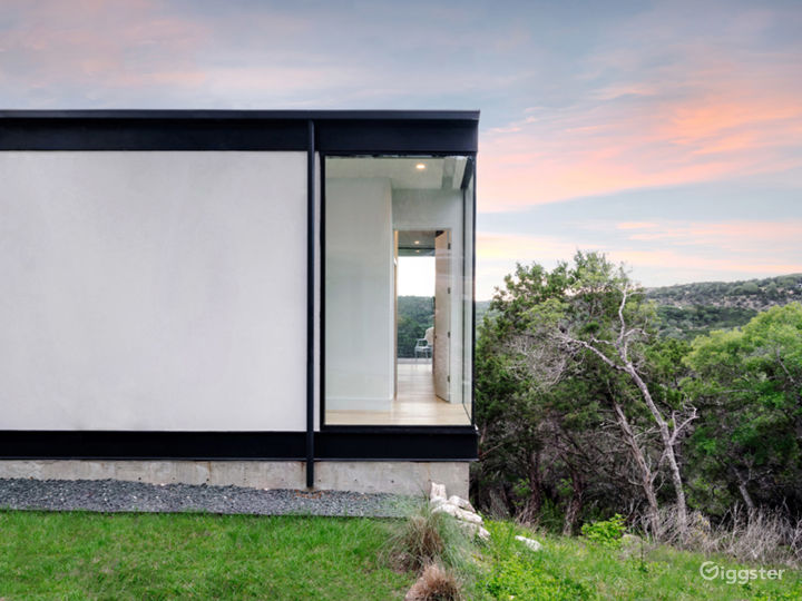 The corners have custom floor to ceiling glass windows.