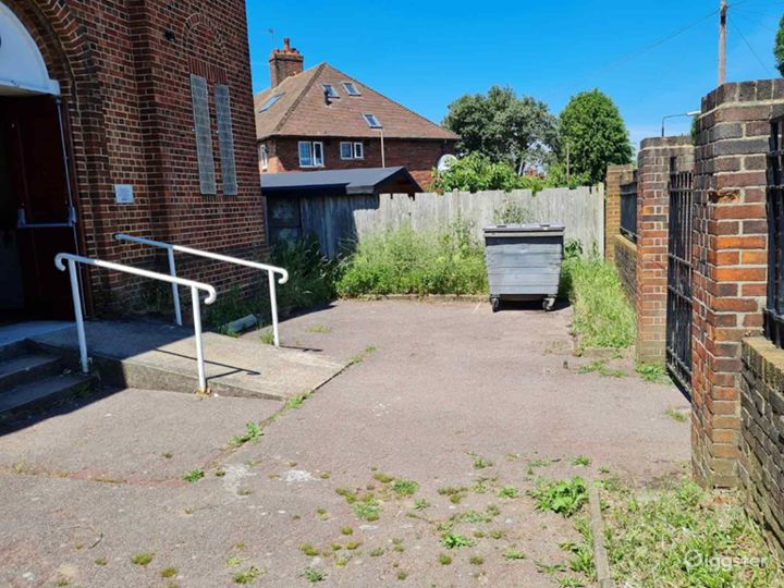 Joan Currie Hall in Mottingham Rent this location on Giggster