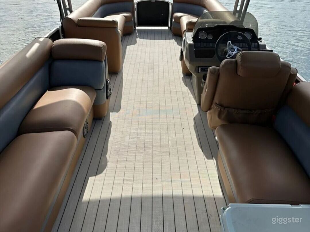 30ft - Premier Sunsation Double Decker Tritoon Boat w/slide Photo 3