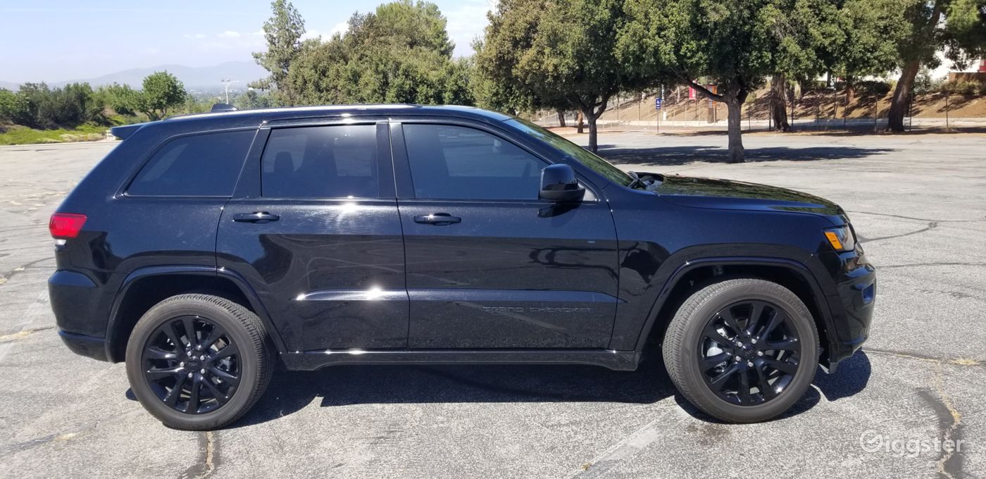 Blackedout Jeep Grand Cherokee Rent this location on Giggster