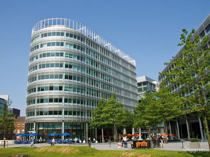 Deansgate Suite in Manchester Rent this location on Giggster