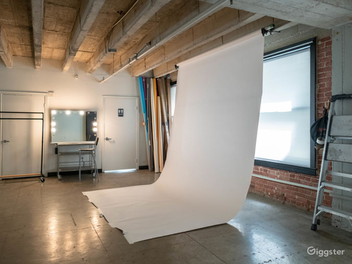 Vintage photo studio in the Historic district Rent this location on