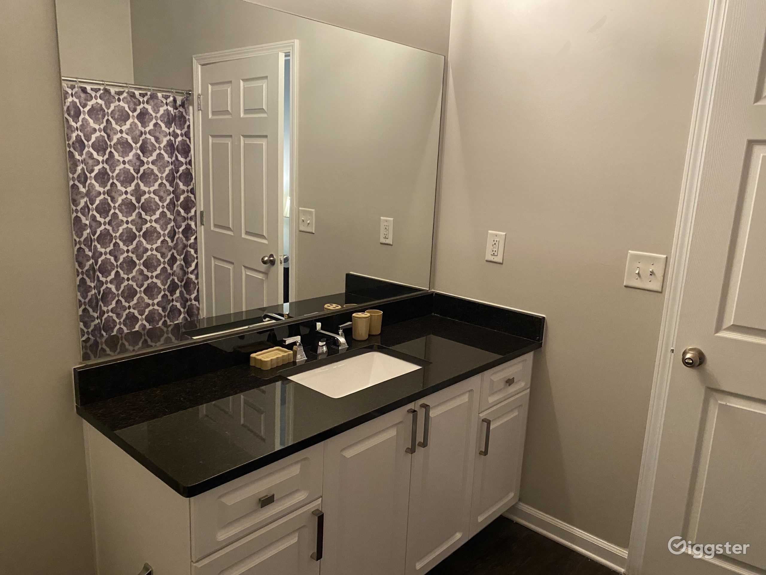 Apartment Rent this location on Giggster