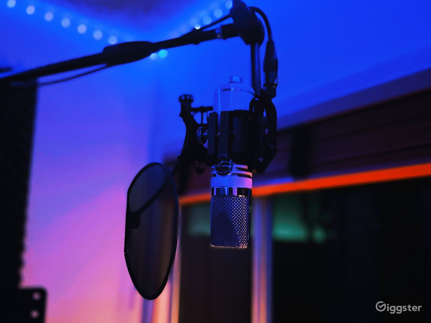 Vibey Burbank Recording Studio on 8,000sq ft lot! Rent this location