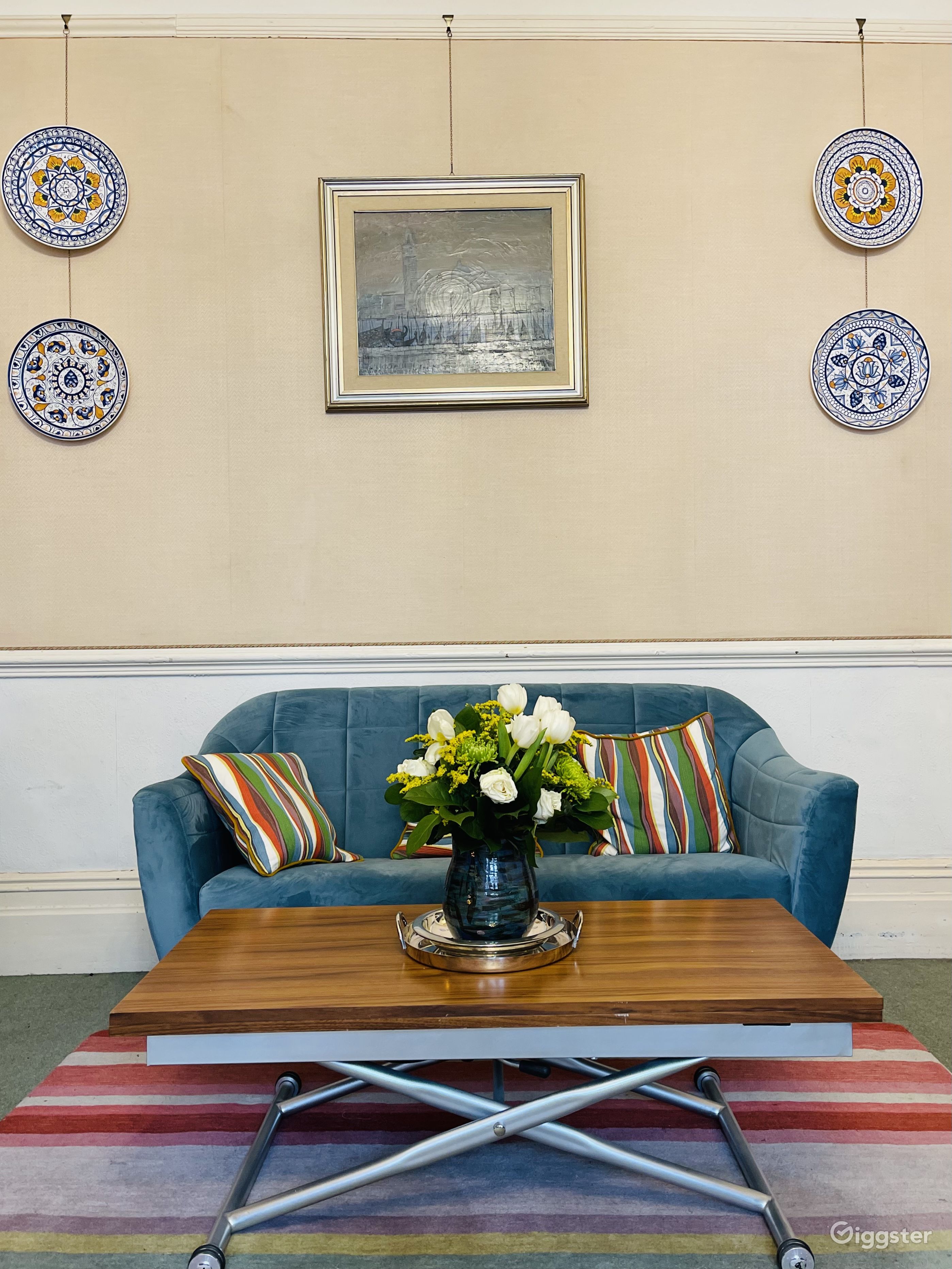 Victorian period living room | Rent this location on Giggster