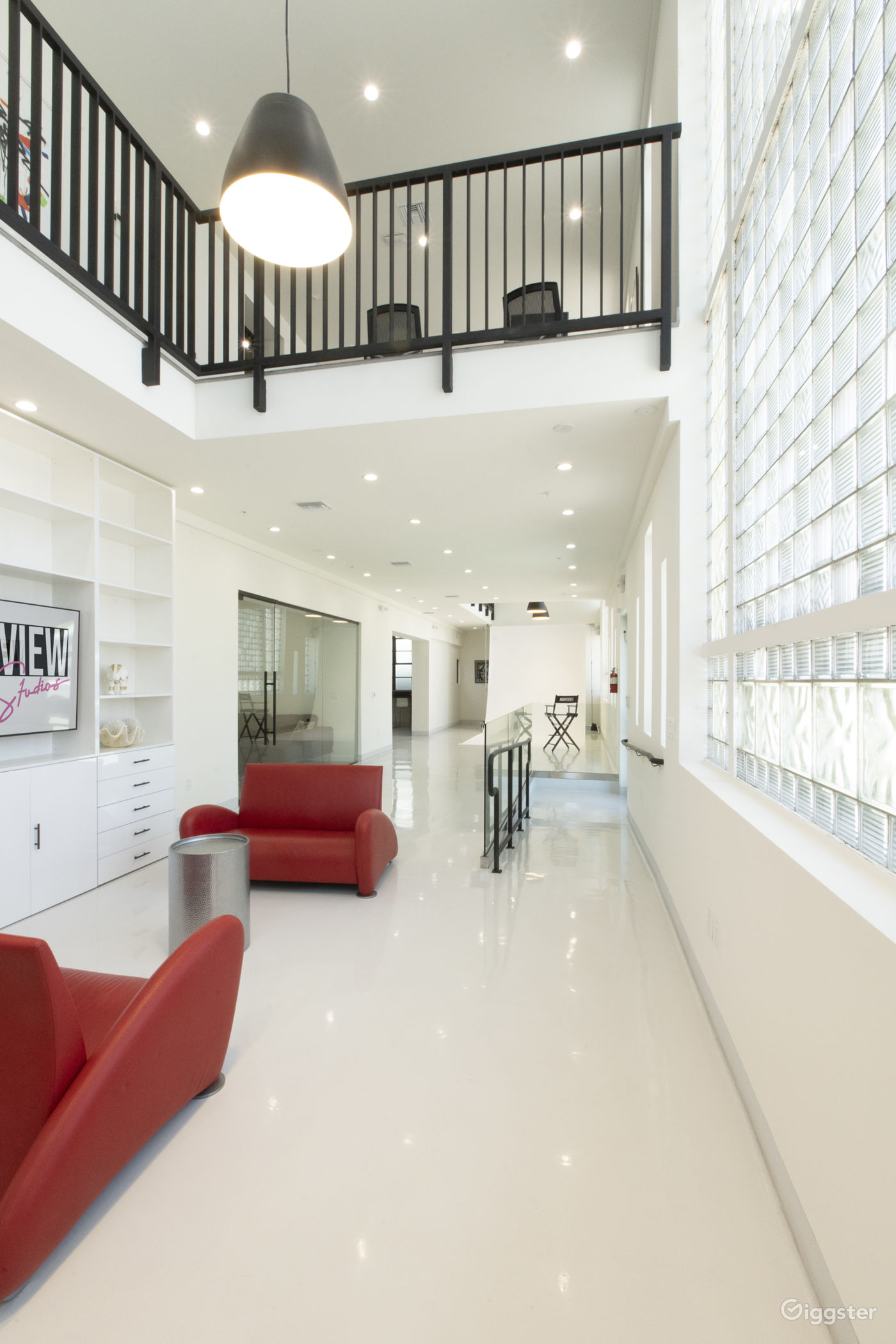 2.000 sq.ft Luxury Photo Studio 3 Rent this location on Giggster