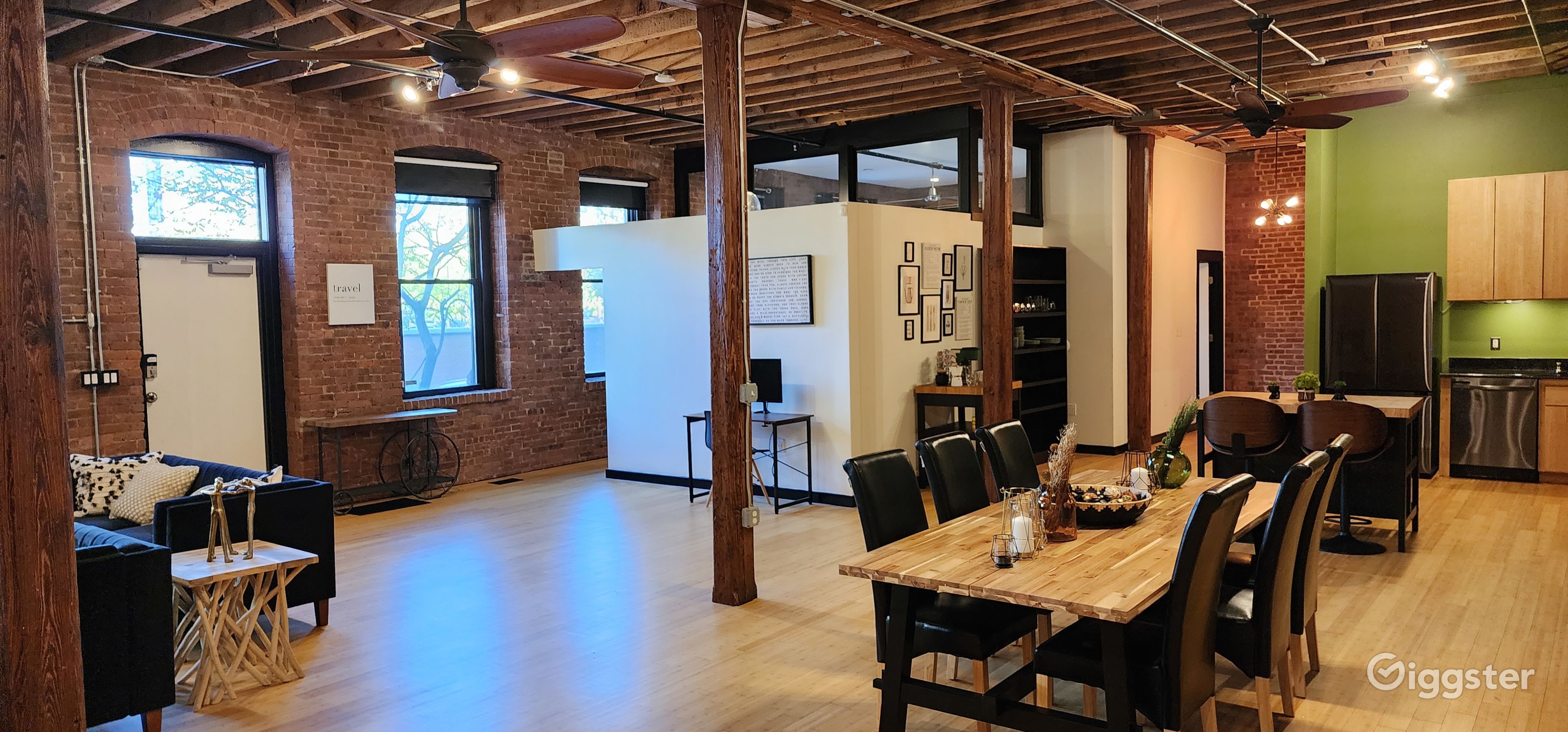 Stunning loft in Newark Ironbound/ 20 mins to NYC / Lots of Natural