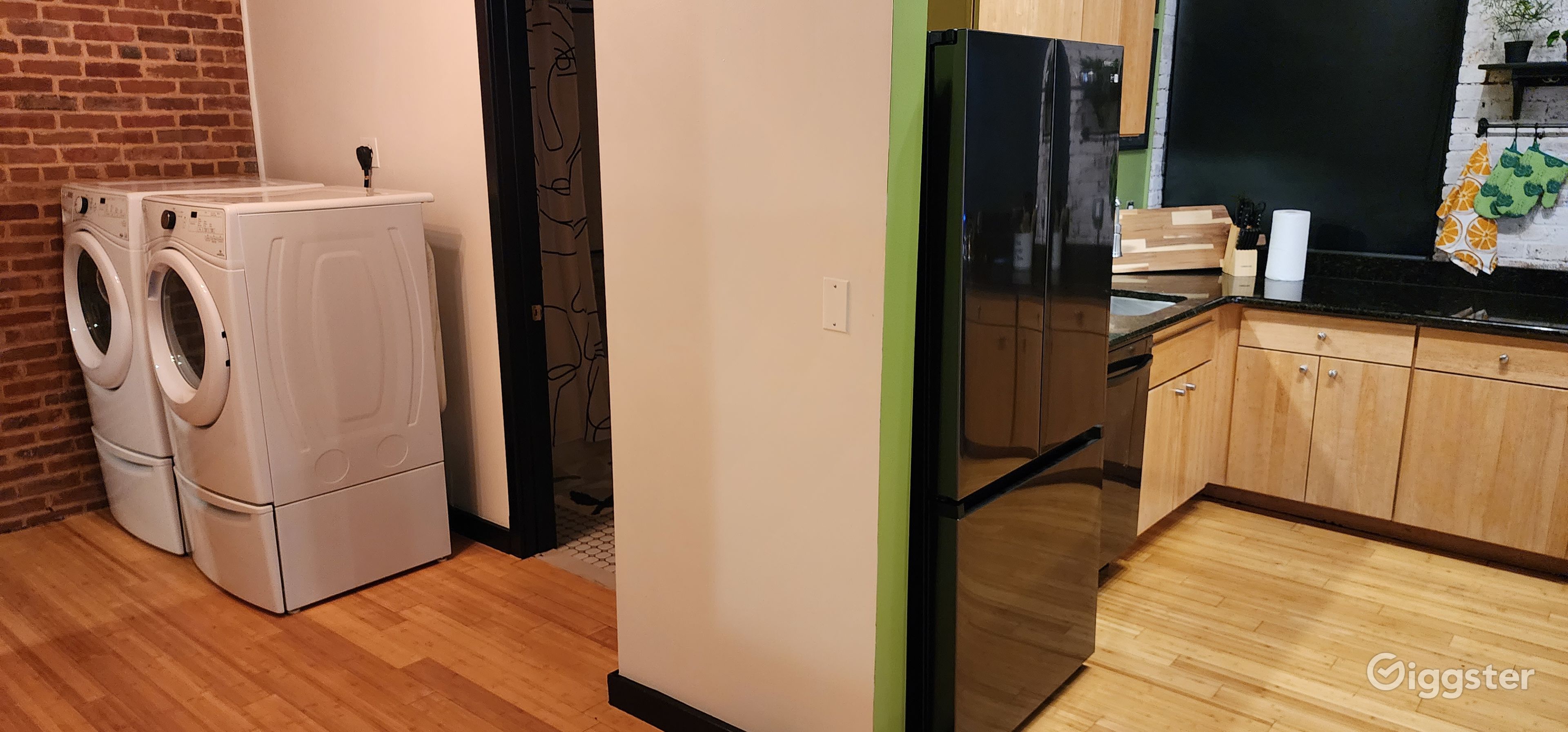 Stunning loft in Newark Ironbound/ 20 mins to NYC / Lots of Natural