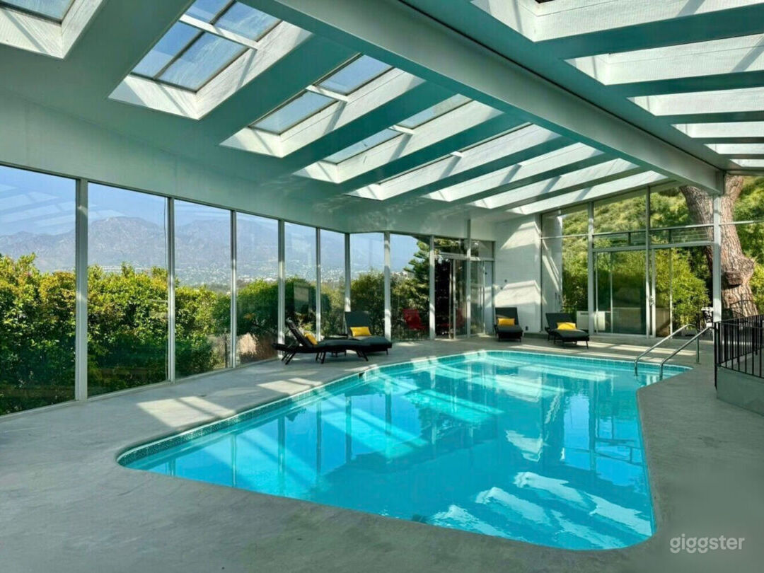 Glass-Enclosed Mountain Retreat | Rent this location on Giggster