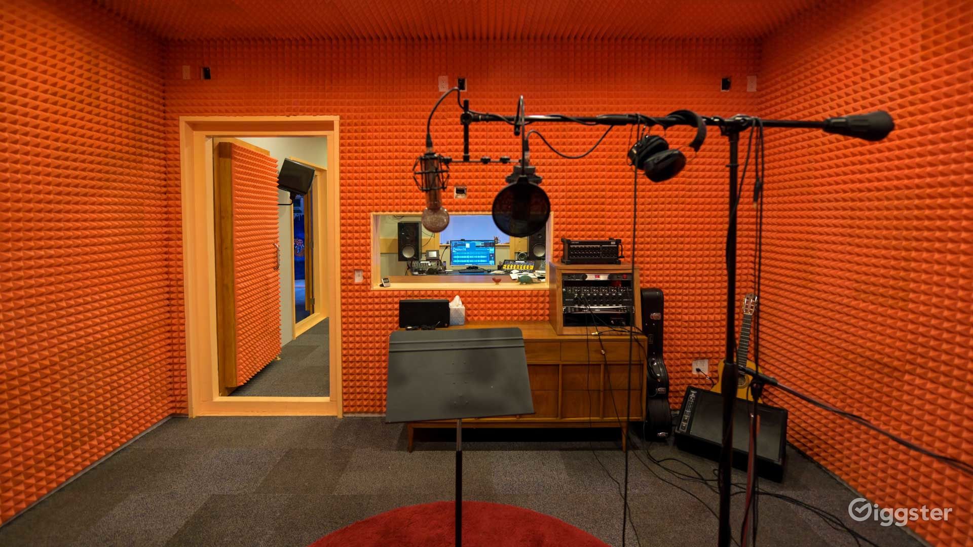 Video, Photo, Audio, Streaming Studio in Berkeley Rent this location