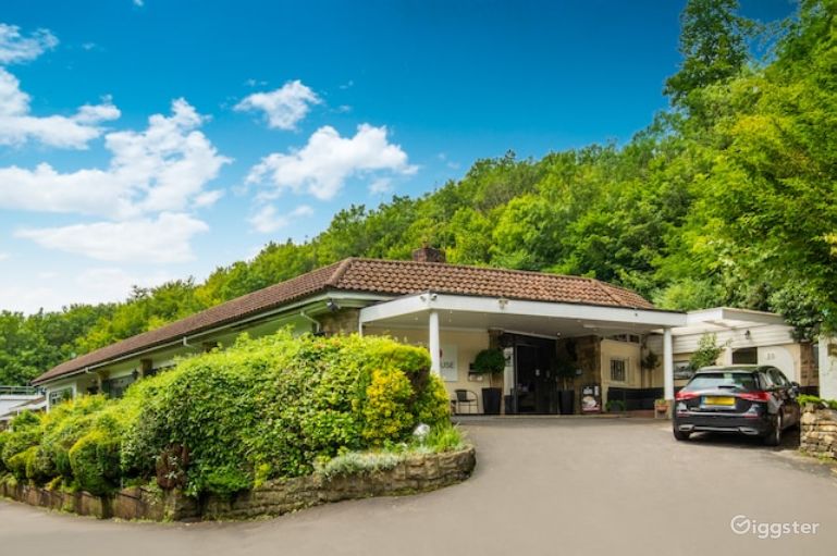 Fully Equipped Hotel in Reigate Rent this location on Giggster