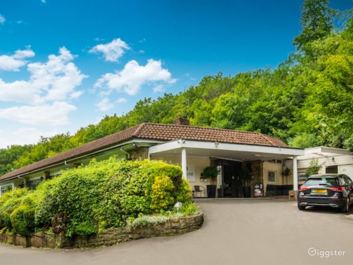 Fully Equipped Hotel in Reigate Rent this location on Giggster