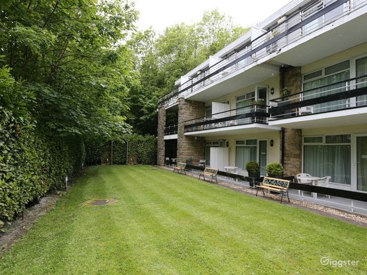 Fully Equipped Hotel in Reigate Rent this location on Giggster