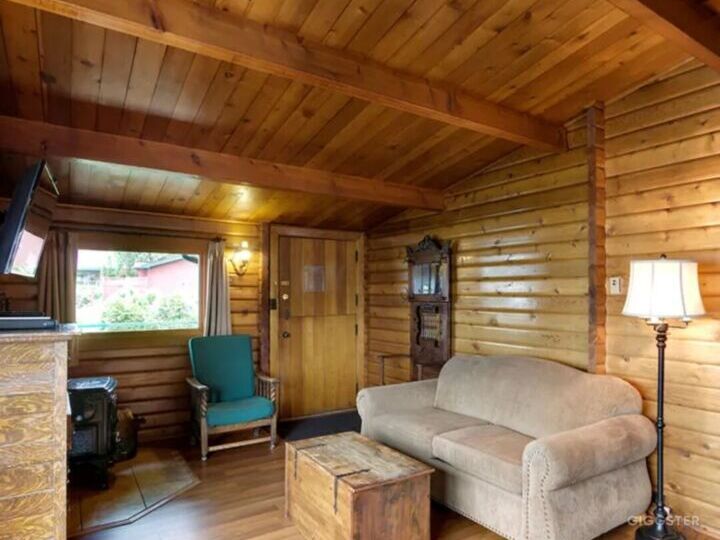 Oceanview 2BR Cabin House for Productions Rent this location on Giggster