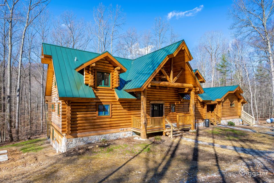 Log House at Sugarloaf Mountain Rent this location on Giggster