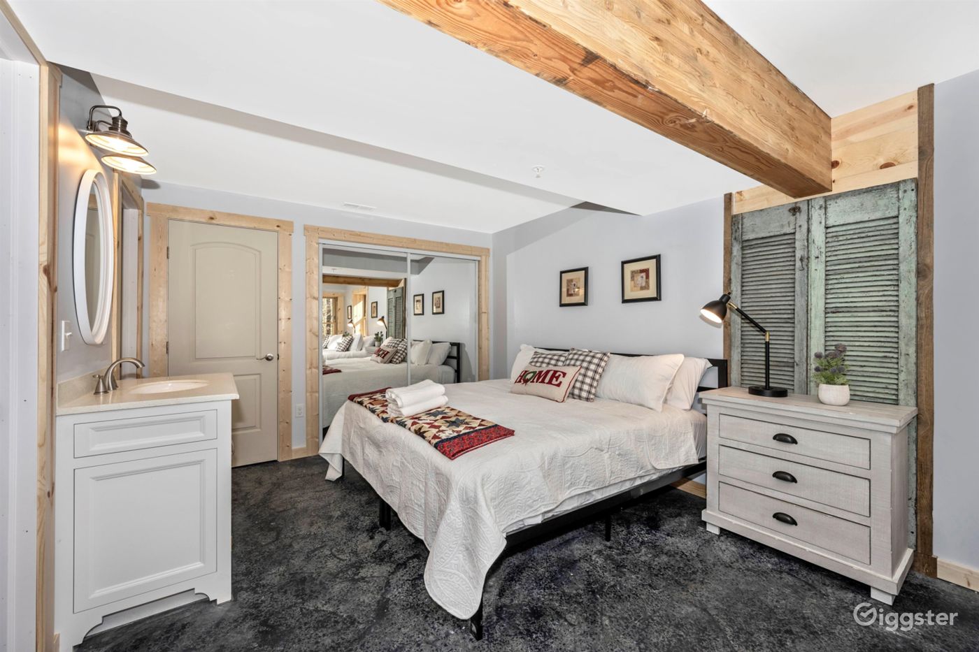 Log House at Sugarloaf Mountain Rent this location on Giggster