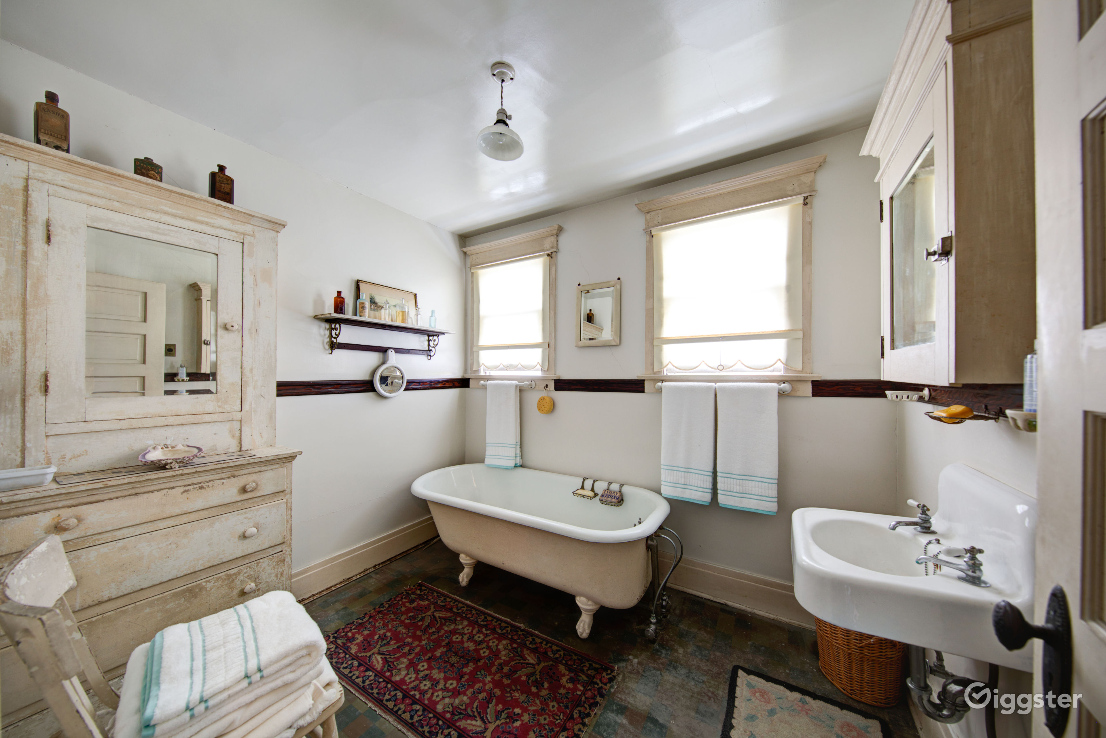 Edwardian Craftsman Rent this location on Giggster