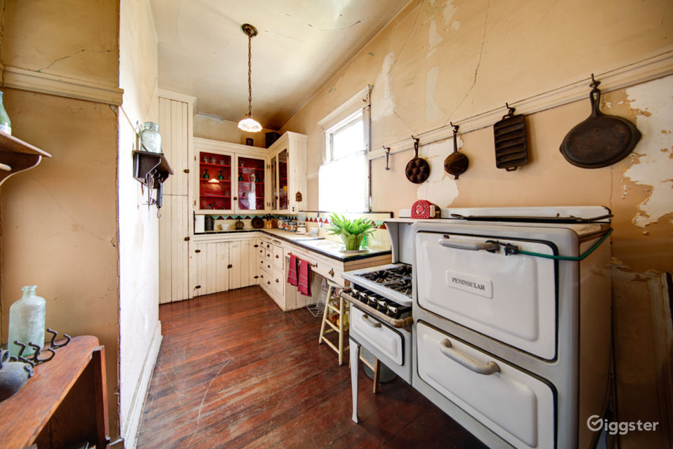 Edwardian Craftsman Rent this location on Giggster