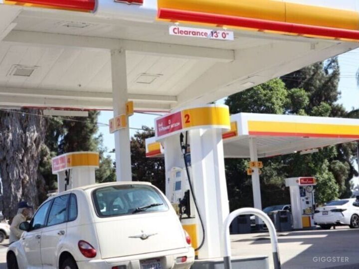 Fully Functioning Gas Station Rent this location on Giggster