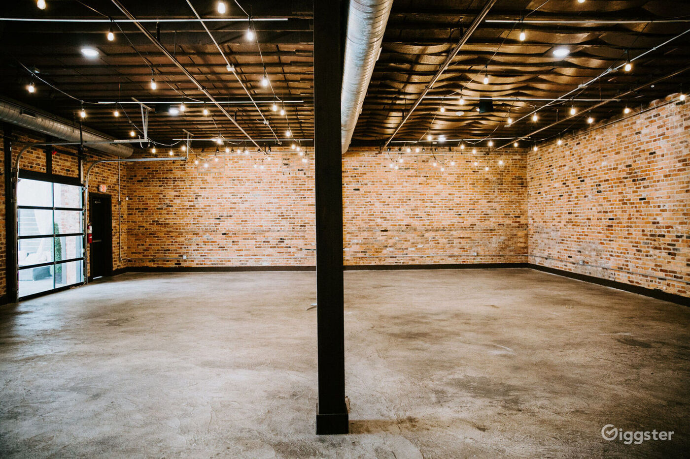 Industrial Event Space | Rent this location on Giggster - Even-Ing-Industrial-Rooftop-Rental-Office-Space