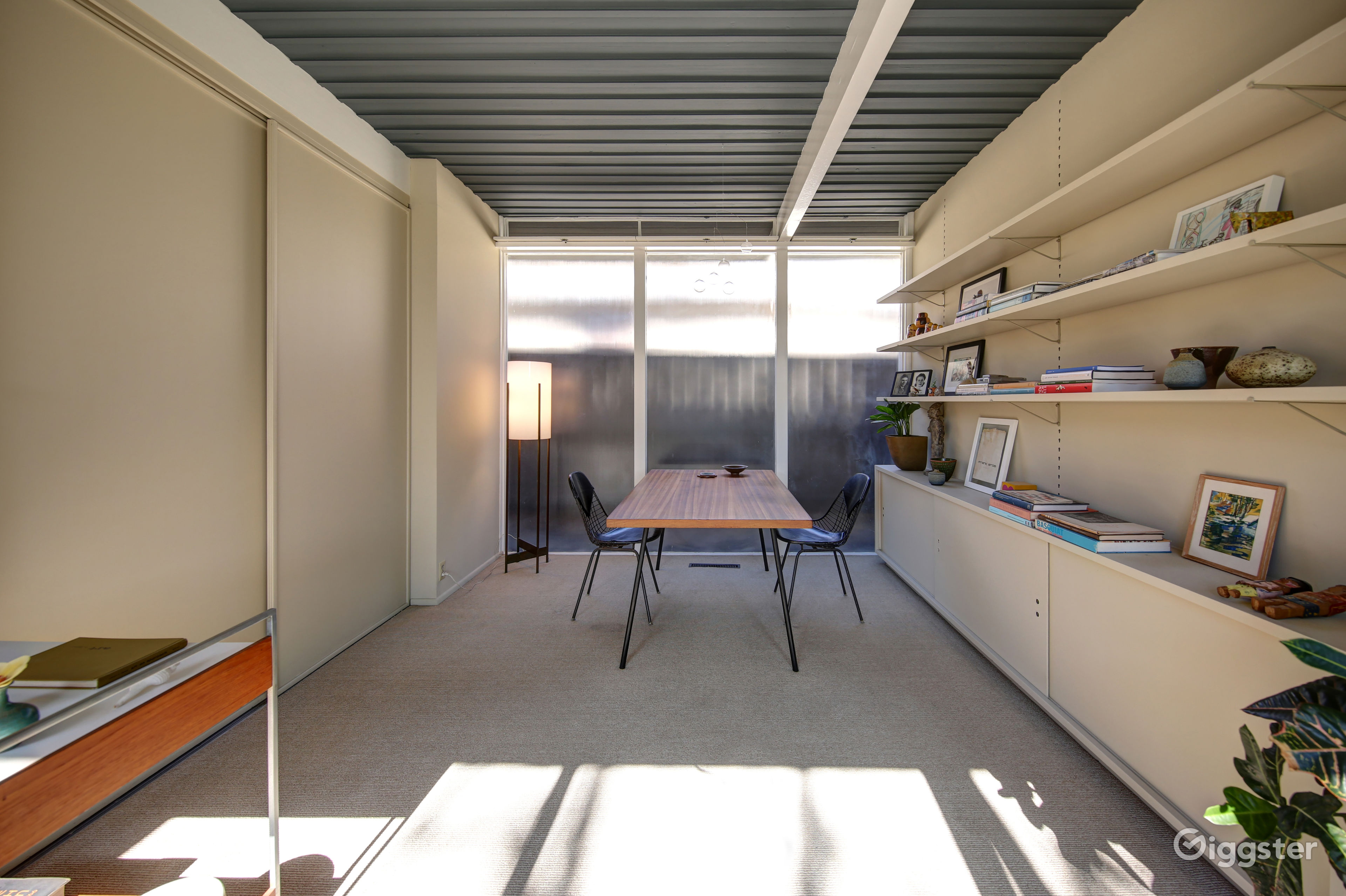 Retro No.450 | Rent this location on Giggster